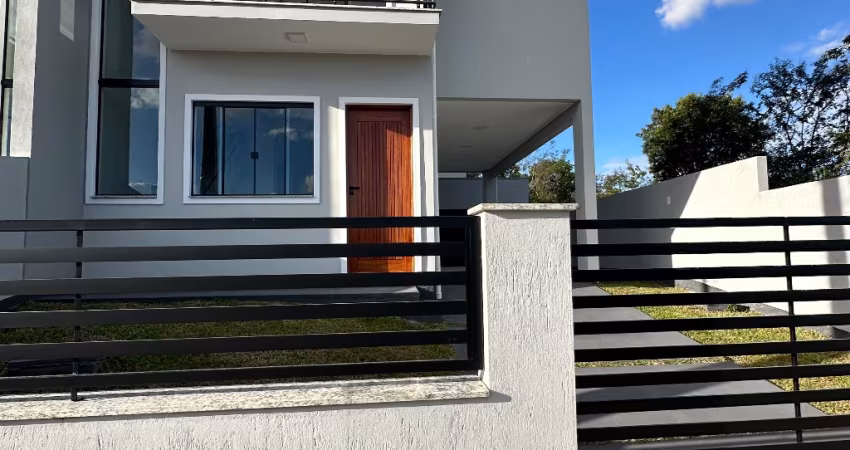 SOBRADO COM TRÊS QUARTOS SENDO 1 SUÍTE