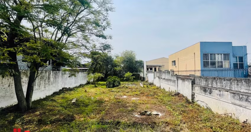 Terreno em ótima localização no Hauer