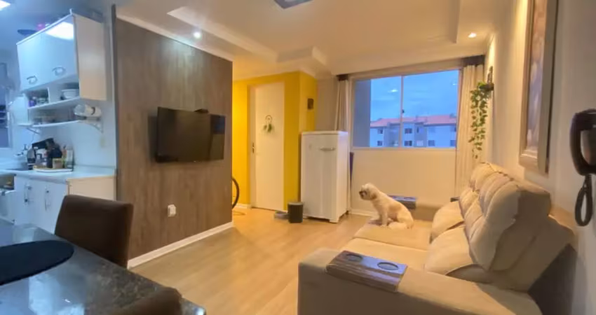 Apartamento aconchegante, com excelente iluminação e ventilação natural, no 3º andar .