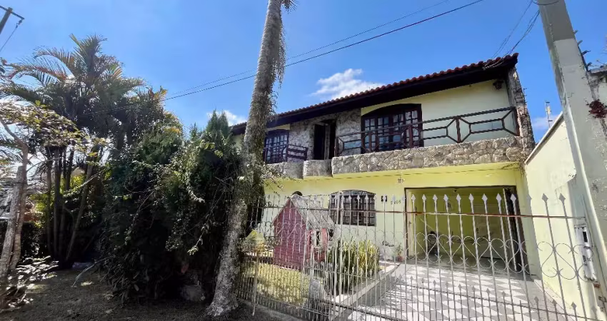 Casa com 4 quartos à venda na Rua Oliveira Viana, 3265, Boqueirão, Curitiba