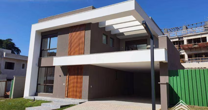 Casa a venda em  Santa Felicidade, 4 dormitórios, 2 vagas de garagem
