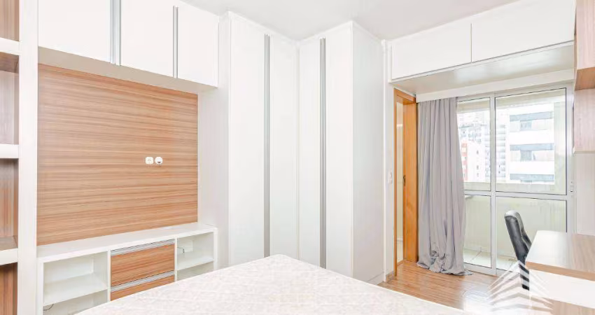 Studio a venda no Centro de Curitiba, 1 dormitório, 1 vaga de garagem coberta, mobiliado, pronto para morar, ótima localização