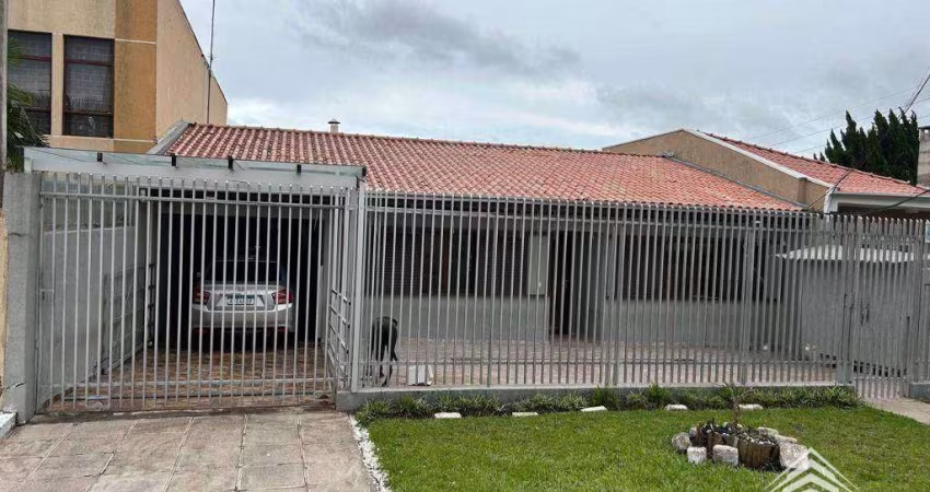Casa com 03 dormitórios, 01 suíte, 03 vagas de garagem no portão com 233,12 m² útil.