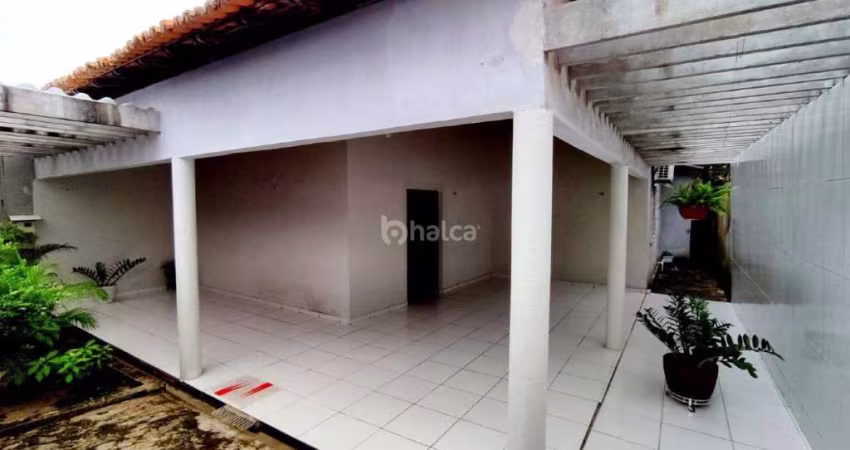 Casa Residencial à venda, no bairro Monte Castelo, Teresina/PI