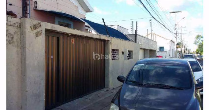 Casa Residencial à venda, no bairro Centro, Teresina/PI