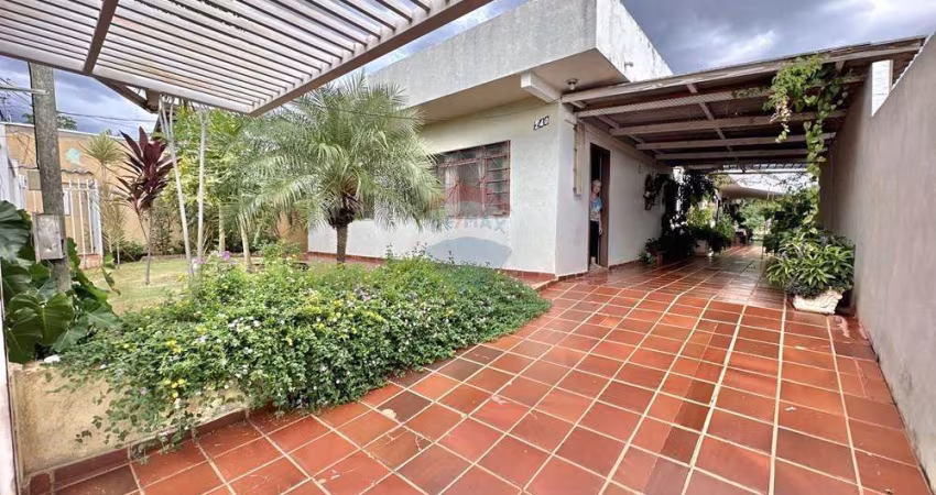 Casa com 3 aptos individuais - ideal para locação