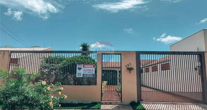 Casa Térrea no bairro Jardim Imá próximo ao aeroporto com 2 quartos e uma edícula 480m2 de terreno e 184m2 de área construída