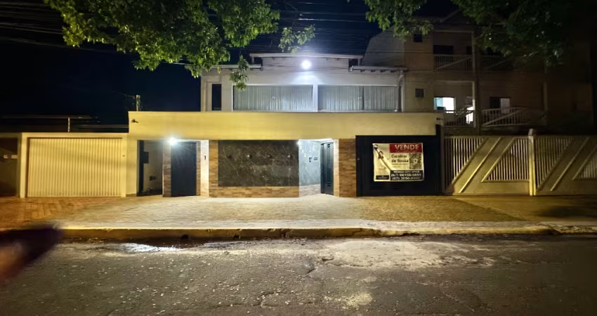 Casa em frente à praça Bosque da Paz