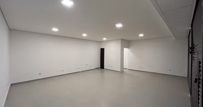 Loja comercial com 60m² na melhor rua da Liberdade.