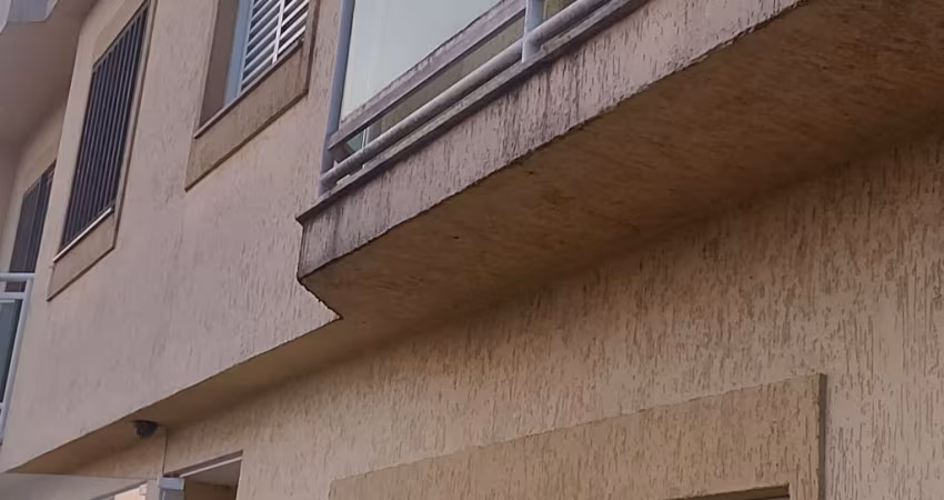 Maravilhoso sobrado em condomínio