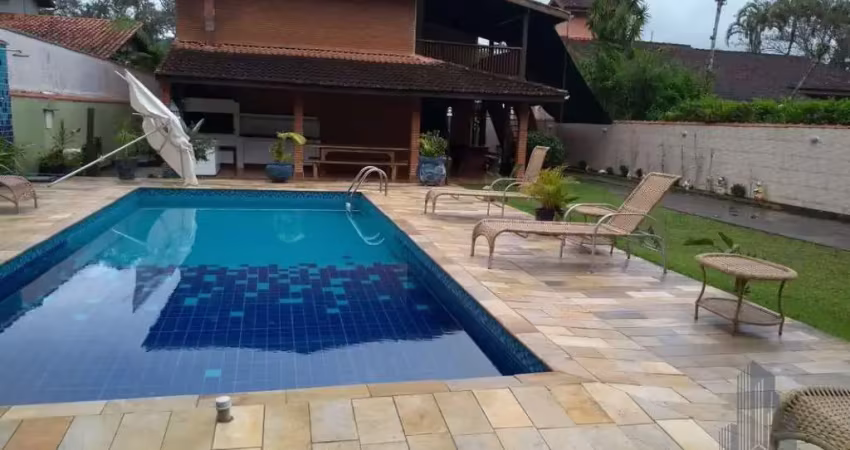 Casa com piscina a 200m da praia do tenório 900m² de terreno em ubatuba