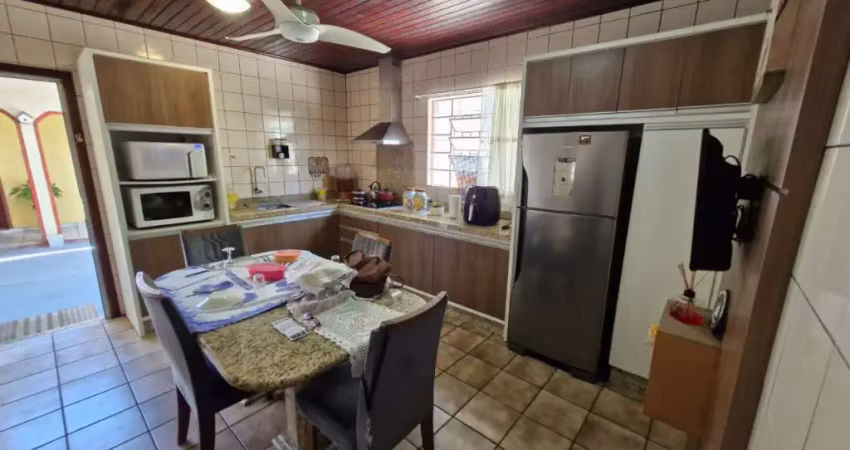Casa com 4 quartos à venda na Avenida Cláudio Zacchi, 235, Passa Vinte, Palhoça