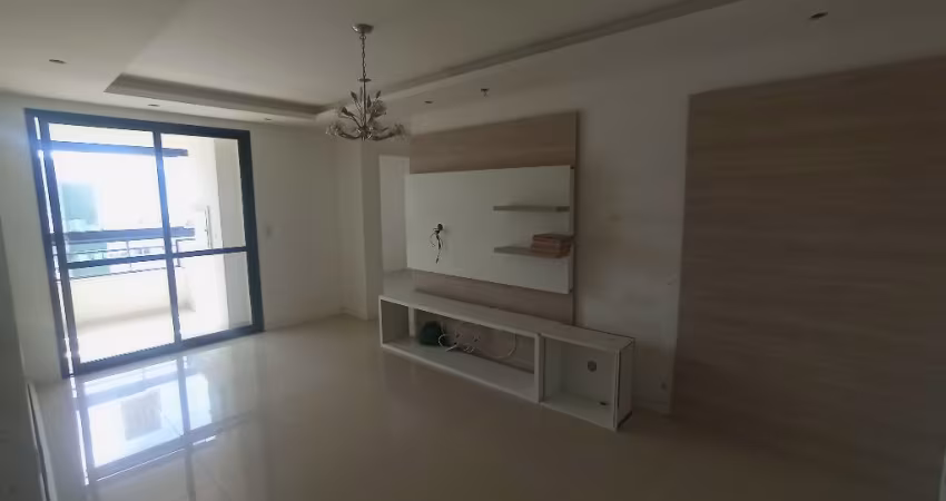 Apartamento 2 dormitórios (1 suíte), semimobiliado , 1 vaga de garagem privativa, sacada com churrasqueira.