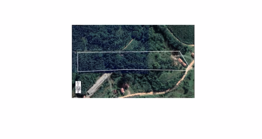ACEITA PERMUTA - Lindo Sítio com 33 mil m2 de área e 300m2 construídos