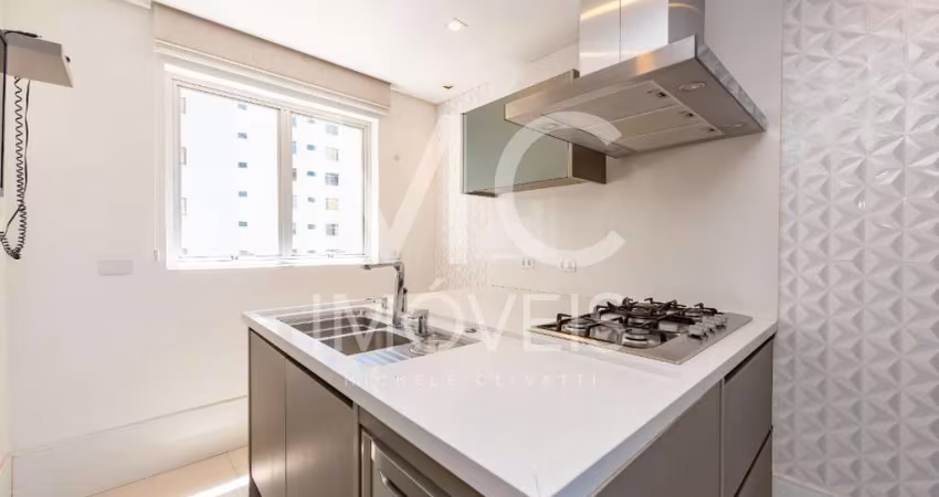 Apartamento com 256.0 m², à venda no bairro Batel.