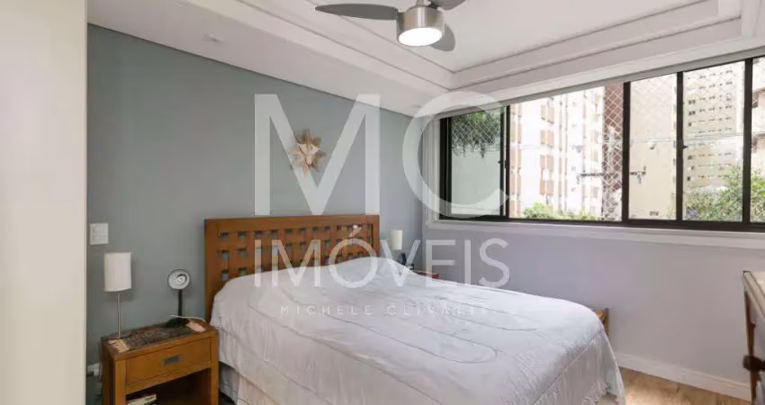 Apartamento com 240.0 m², à venda no bairro Água Verde.