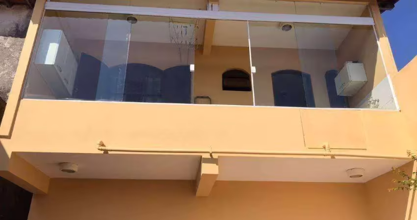 Sobrado com 2 dormitórios à venda, 273 m² por R$ 700.000,00 - Núcleo Residencial Isabela - Taboão da Serra/SP