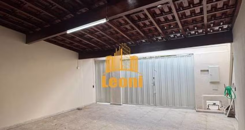 Casa 3 Qts com 1 suíte a poucos metros da Avenida Durval Nicolau