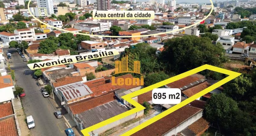 Área no São Lázaro com barracão + 4 casas + 1 salão coberto