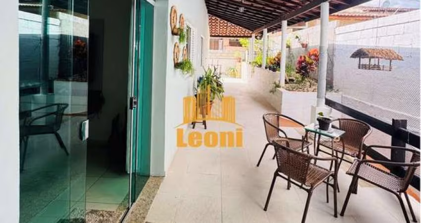 Casa 5 quartos com 3 suítes + comércio no coração de Espirito Santo do Pinhal