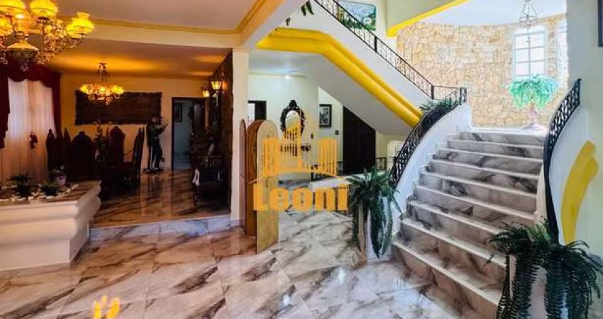 Mansão 4 suítes, 5 salas, 6 vagas de garagem  estilo colonial única na cidade