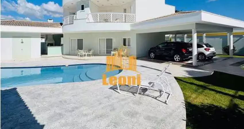 Mansão de esquina com 3 suítes em um terreno de 888,00 m2