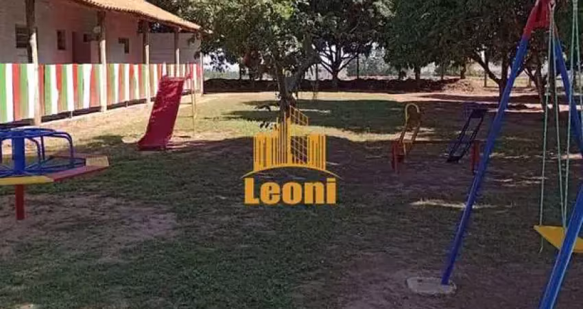 Chácara completa com poço artesiano. vários lagos com peixes, árvores frutíferas