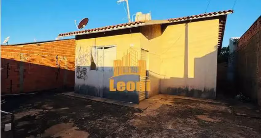 Casa 2 qts com preço especial para você sair do aluguel