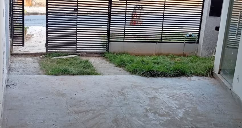 Casa com exelente localizaçao no bairro Ceu Azul