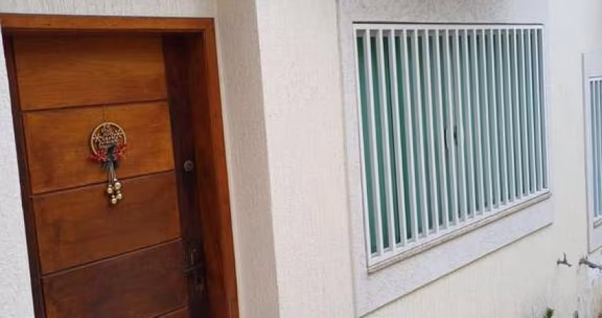 Casa Condomínio  2 Dormitório 2 Suítes 1 Vaga Área útil: 49,00 m²  Zona Leste