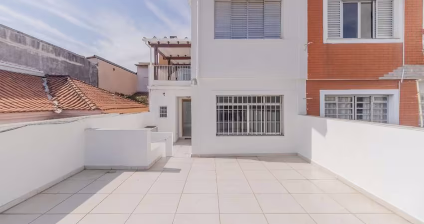 Elegante sobrado para venda com 3 quartos, sendo 1 suíte, 145m²