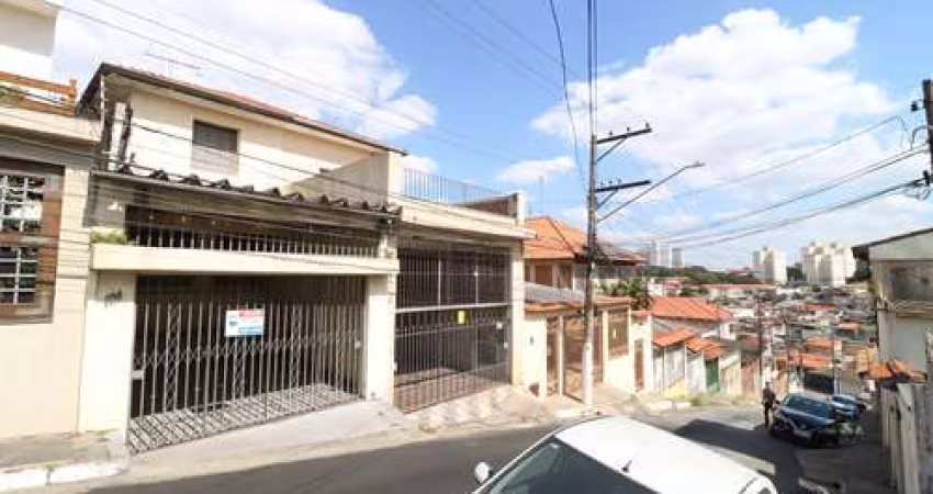 Funcional sobrado para venda com 4 quartos, sendo 2 suítes, 232m²
