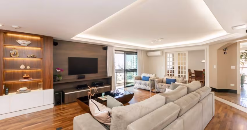 Confortável duplex para venda com 4 quartos, sendo 2 suítes, 226m²