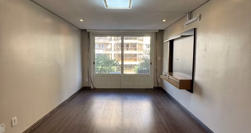 Apartamento amplo, revitalizado no bairro Exposição - Caxias do Sul/RS