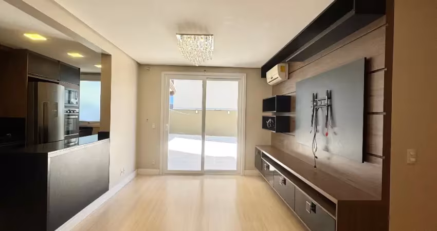 Apartamento com terraço, muito bem localizado próximo ao centro e com 3 dormitórios