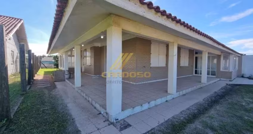IMÓVEL COM ENTRADA EXCLUSIVA PARA O MAR
