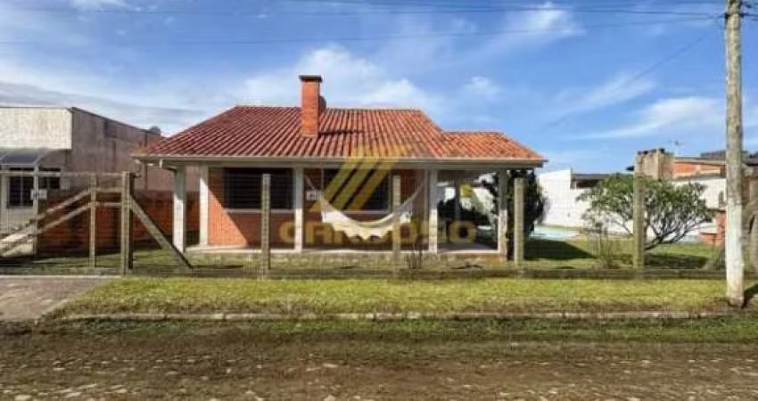 EXCELENTE IMÓVEL COM DOIS TERRENOS PRÓXIMO DO MAR