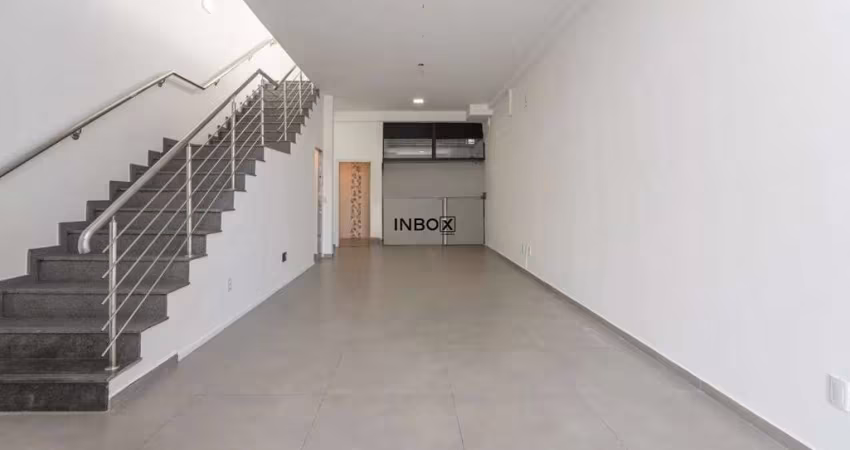 Loja com Vitrine e Sobreloja - 115m² e 2 Vagas