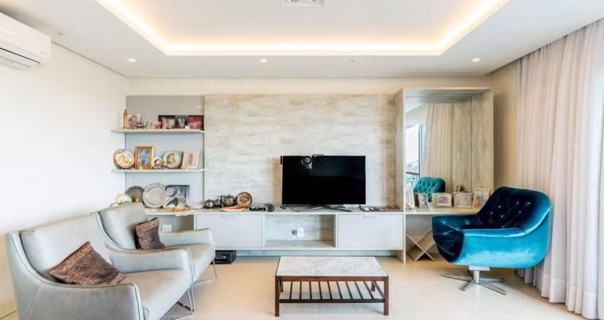 Apartamento Semimobiliado de 123 m² com 3 Dormitórios, 1 Suíte e 2 Vagas