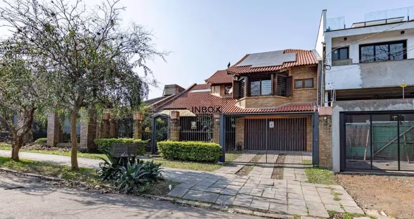 Casa de 269m² com 4 Dormitórios, 2 Suítes e 4 Vagas na Chácara das Pedras