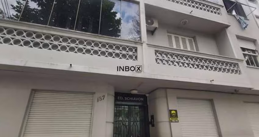 INBOX CIA IMOBILIARIA VENDE Ótimo Apartamento todo mobiliado, 3 dormitórios, 2 banheiros, de frente, sol da manhã e da tarde.