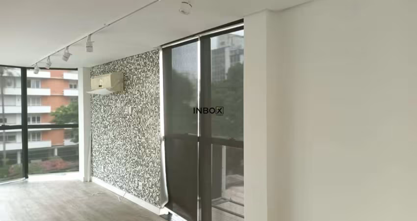 Sala comercial reformada na 24 de Outubro