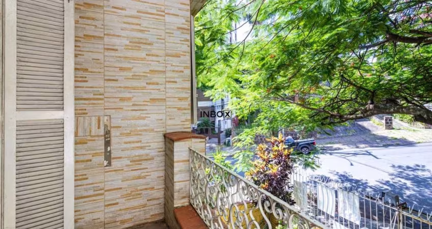 Casa com 234m² no Bairro Petrópolis
