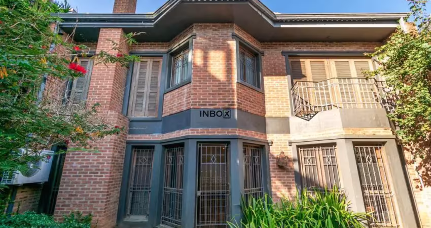 Casa 305m² com 3 quartos sendo 3 suítes 4 vagas no bairro chácara das pedras