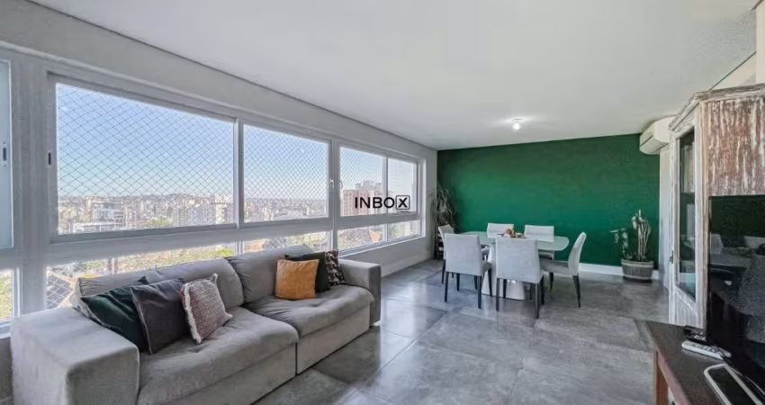 Apartamento para venda, com 204 m² privativos, 100% mobiliado, 04 dormitórios e 3 vagas no Rio Branco em Porto Alegre/RS