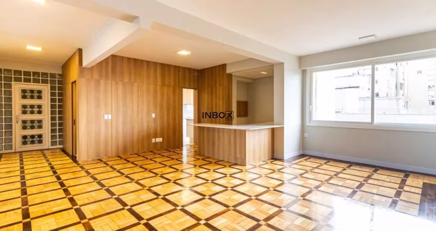 Apartamento no Moinhos de Vento com 3 dormitórios (1 suíte)