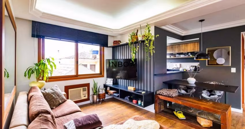 Apartamento Reformado com 2 Quartos 1 Suíte 88m² no bairro Petrópolis.