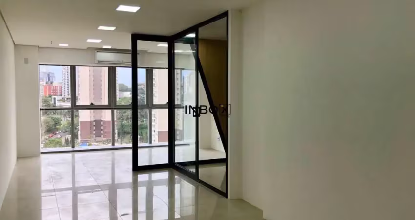 Inbox imobiliária vende sala comercial, 48 m² privativos, 1 vaga, pronta para uso, no trend nova carlos gomes, petrópolis, porto alegre - rs.
