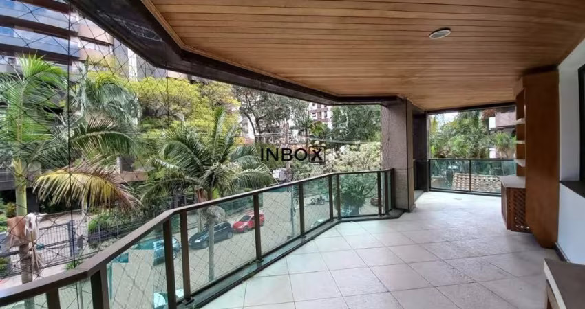 Apartamento com 251 m² 3 dormitórios e 3 suítes sendo 1 master, no bairro Moinhos de Vento, Porto Alegre/RS.