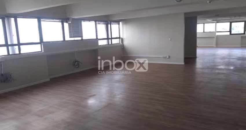 Prédio Comercial, próximo ao Hospital de Clinicas